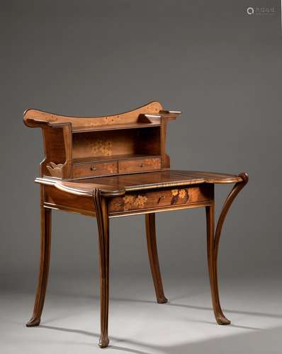 Louis MAJORELLE (Toul, 1859 - Nancy, 1926).Bureau de dame en...