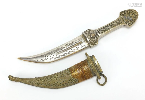 Middle Eastern dagger with scabbard, 22cm in length