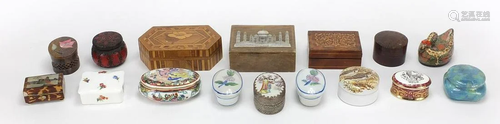 Trinket boxes to include treen, porcelain, alabaster