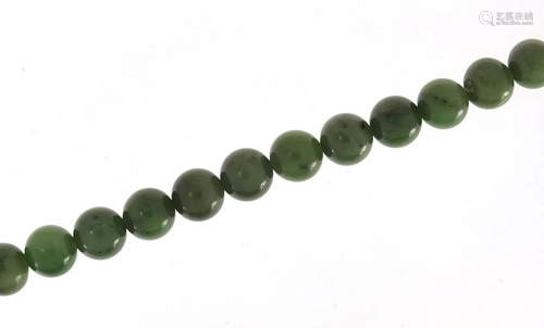 Chinse green jade bead necklace, 52cm in length