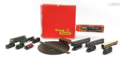 Hornby 00 gauge model railway including engines,