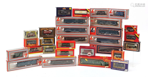 00 gauge model railway carriages and wagons with boxes