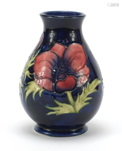 Moorcroft pottery hand painted vase, 14cm high