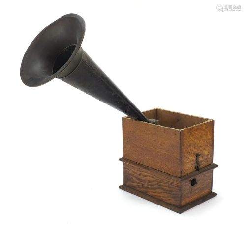 Oak cased phonograph with tin horn, 40cm high
