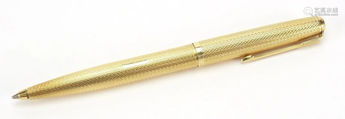 18ct gold Parker ballpoint pen with engi...