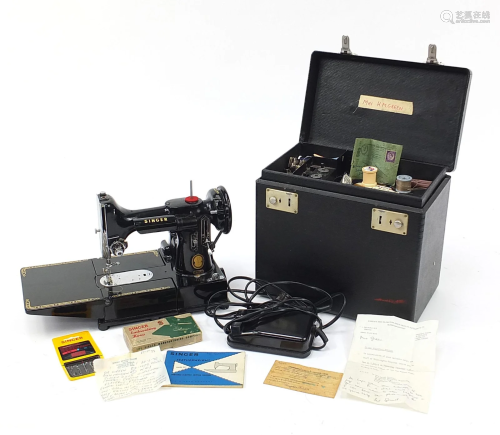 Vintage Singer black enamel sewing machine with case