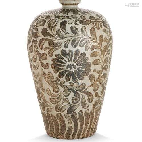 RARE VASE MEIPING en céramique, émaillé brun sur fond vert o...