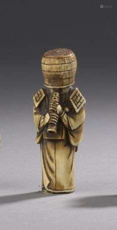 JAPON, époque MEIJI (1868-1912) Netsuke en ivoire représenta...