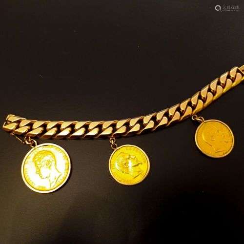 Bracelet en or jaune 18k (750 millièmes) formé d'une maille ...