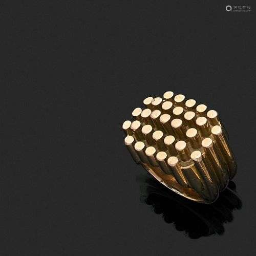 Bague en or jaune 18k (750 millièmes) d'esprit moderniste fo...