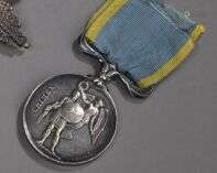 *GRANDE BRETAGNE MEDAILLE DE CRIMEE En argent. Ruban. Attrib...