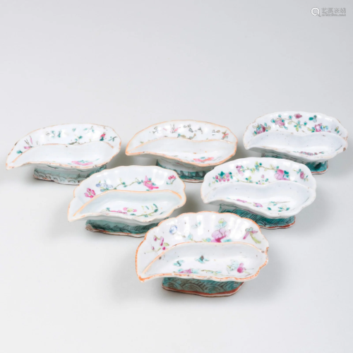Set of Six Chinese Famille Rose Porcelain Leaf Shaped