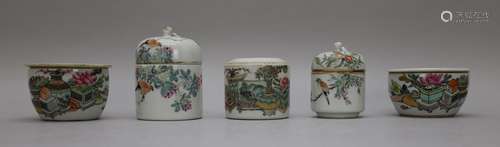 Twee Chinese wierookbranders met antiquiteitendecor - Hoogte...