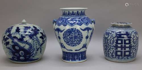 Chinese porseleinen vaas met drakendecor - zijdelings met fo...