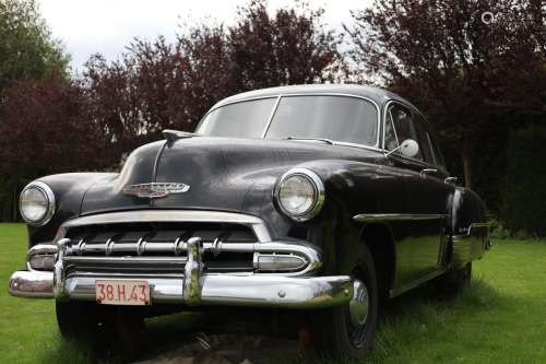 Zwarte Chevrolet Styleline Deluxe 2103.1069 anno 1952, kilom...