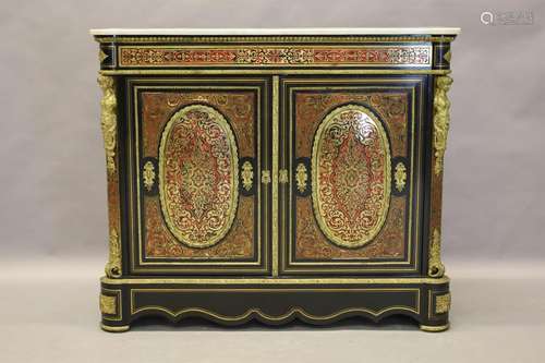 Napoleon III Boulle tweedeurskast met paar ovale medaillons ...