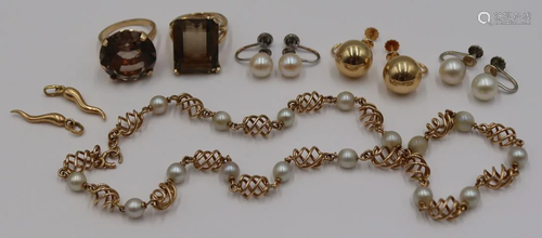 JEWELRY. Assorted 14kt and 18kt Gold Jewelry.