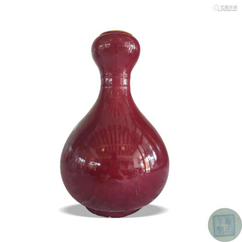 雍正款霁红釉描金蒜头瓶