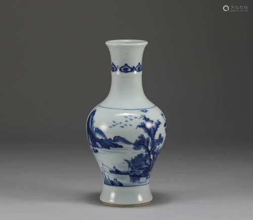 Qing Dynasty - Blue and White Long-Necked Vase