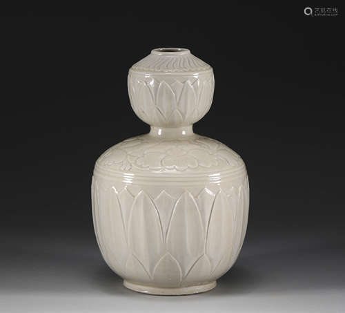 Liao Dynasty - Ding Kiln Gourd Bottle