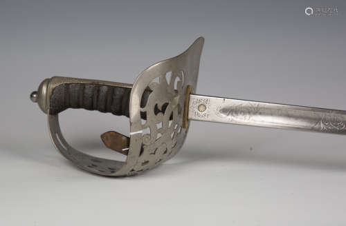 A Victorian 1897 pattern officer's dress sword by E. Thurkle...