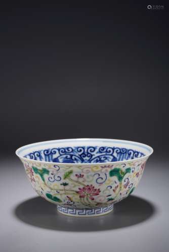 A CHINESE FAMILLE ROSE BLUE AND WHITE BOWL
