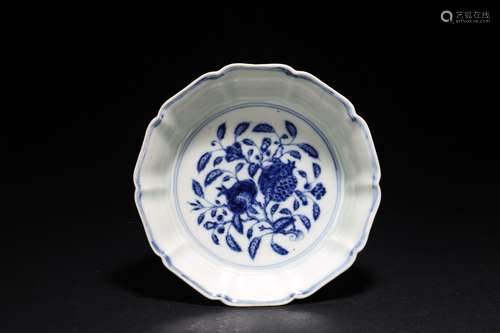 A CHINESE BLUE AND WHITE POMEGRANATE BOWL