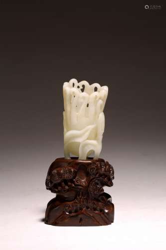 A CHINESE WHITE JADE CARVING OF FINGER CITRON