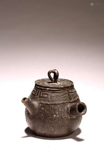 A CHINESE BRONZE WATER EWER WITH COVER