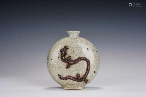 A CHINESE GE-TYPE 'DRAGON' FLASK