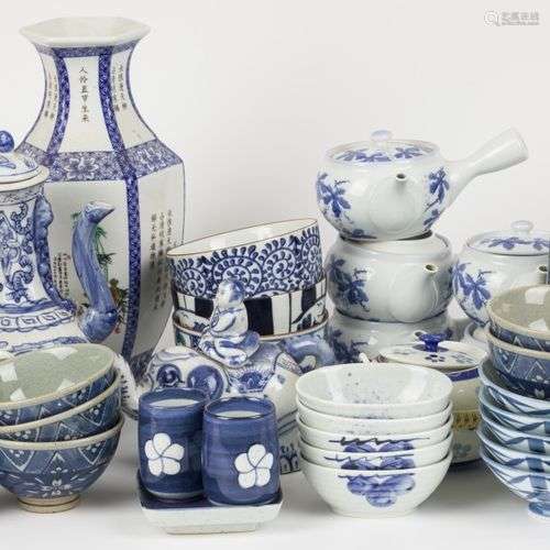 A large lot of various porcelain and earthenware. China/Japa...
