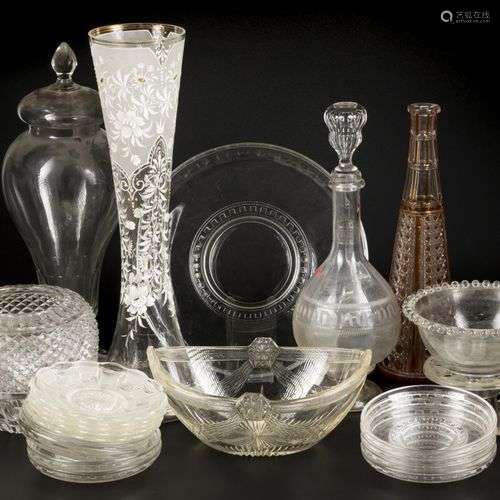 A lot with various glassware, 20th century.