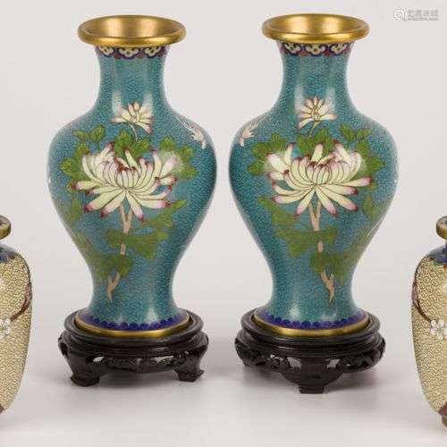 A lot comprising (4) cloisonne vases (2 x 2) a.w. (2) lidded...