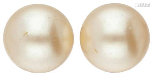 Silver clip earrings set with freshwater pearls - 835/1000.