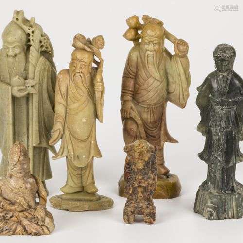 A lot of various sculptures in soapstone.