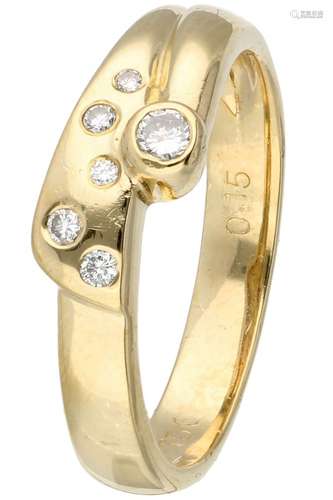 14K. Yellow gold ring set with approx. 0.08 ct. diamond.