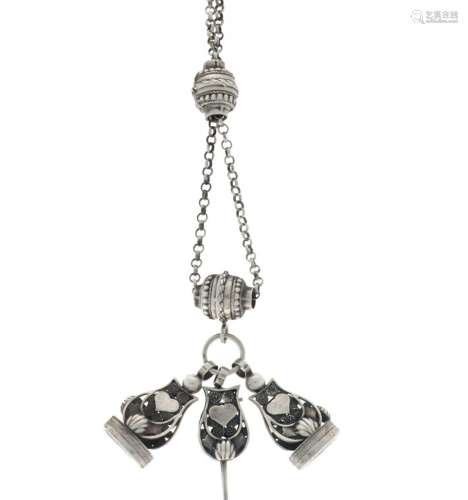 Chatelaine with two signets - Silver