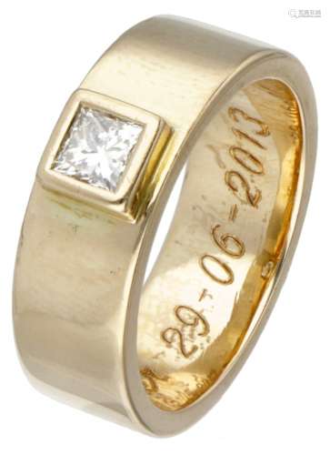 14K. Yellow gold solitaire ring set with approx. 0.30 ct. di...