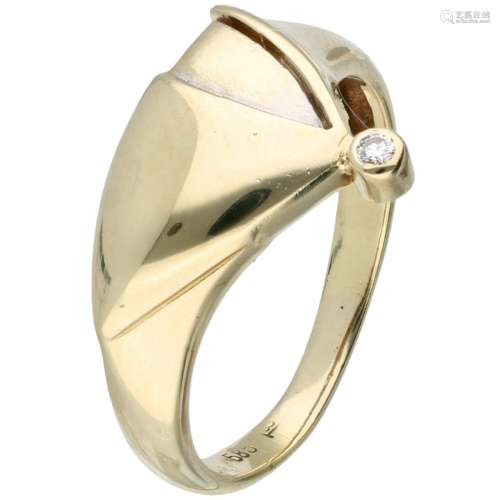 14K. Bicolor gold ring set with approx. 0.02 ct. diamond.