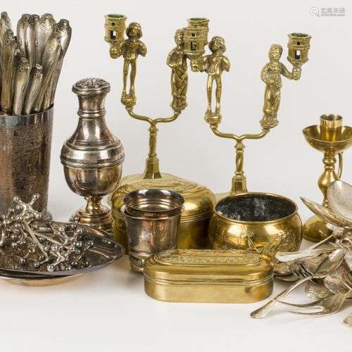 A lot comprising various silver plated items, together with ...