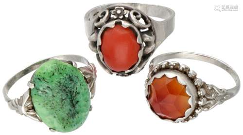 Lot comprising 3 silver vintage rings set with carnelian and...