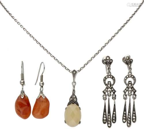 Lot comprising two pairs of silver earrings and a necklace w...