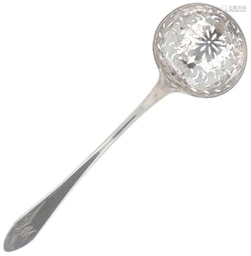 Sprinkler spoon silver.