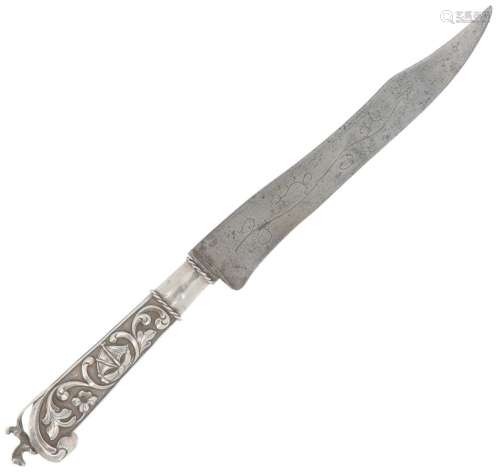 Carving knife with gun shaped handles silver.