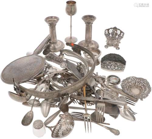 Large lot of various silver / silver-plated objects.