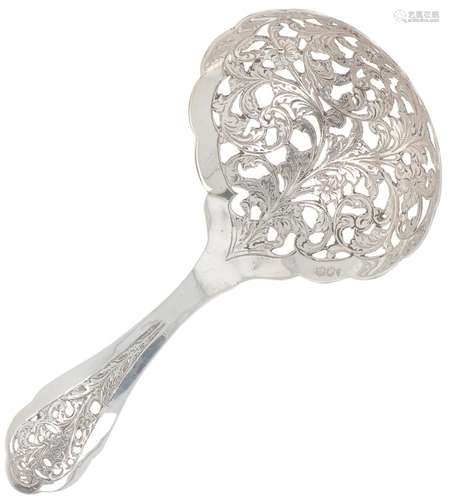 Wet fruit scoop silver.