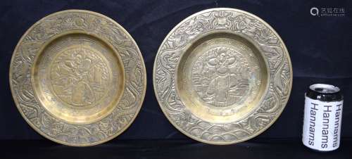 A pair of heavy Chinese bronze dishes engraved with dragons ...