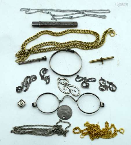 A miscellaneous collection of silver and gilt items pencil c...