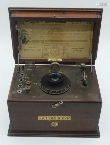 A mahogany BBC GECOPHONE crystal radio set 16 x 23 cm .