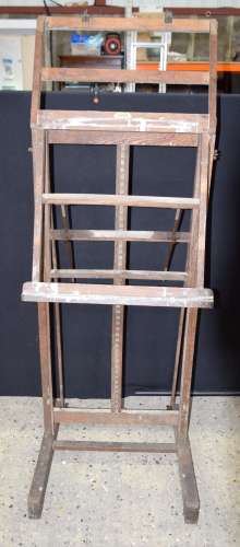 A Clifford Milburn & co antique wooden standing easel 172 x ...